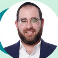 Portrait of David Janowski, a reviewer of ResidentOps Studio